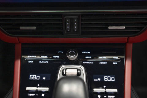 2022 Porsche Cayenne Platinum Edition