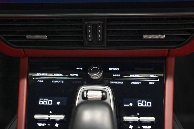 2022 Porsche Cayenne Platinum Edition