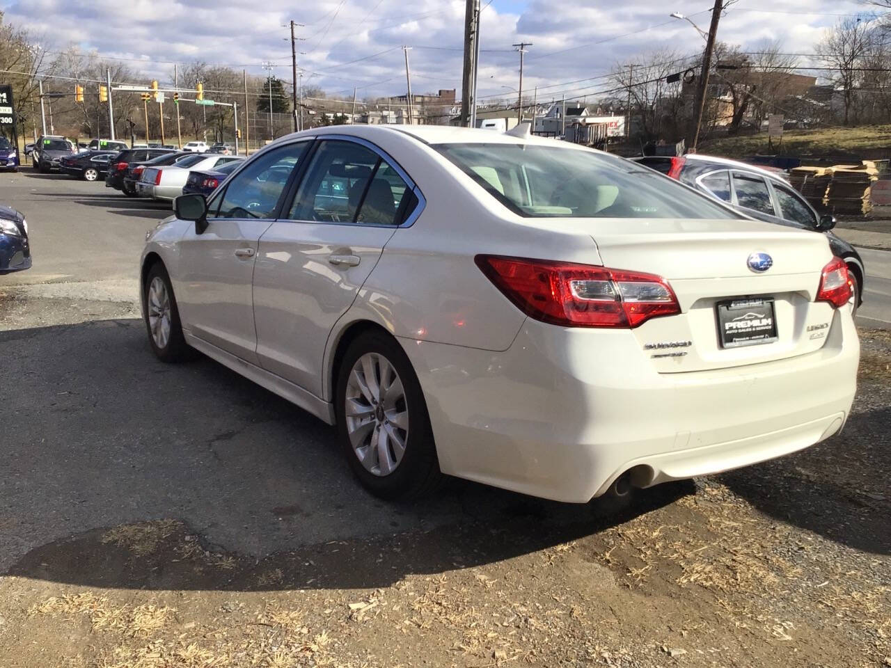 2016 Subaru Legacy 2.5i Premium photo 9