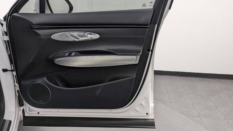 2022 Genesis GV70 2.5T Standard