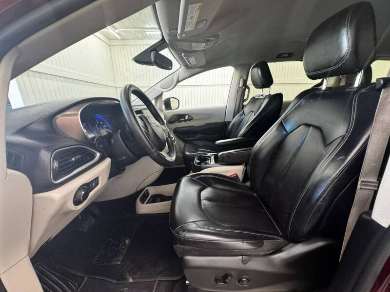 2020 Chrysler Voyager LXi