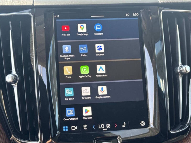 2024 Volvo XC60 B5 Plus Dark Theme