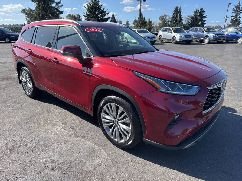 2022 Toyota Highlander Limited's photo