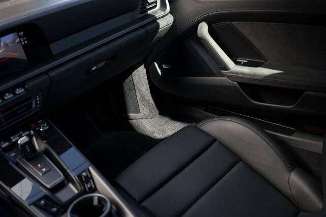 2024 Porsche 911 Carrera 4 GTS