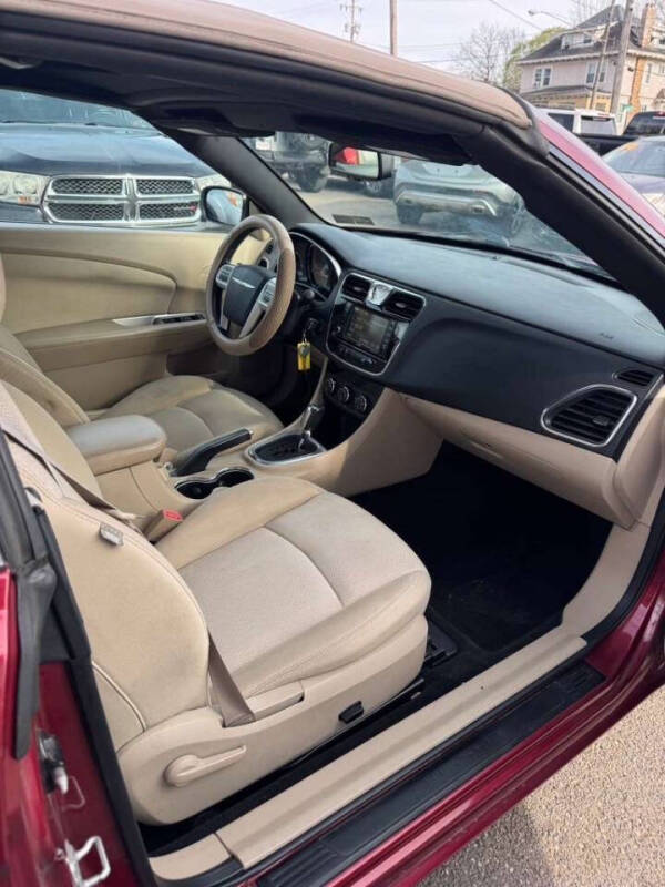 2011 Chrysler 200 Touring