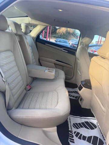 2016 Ford Fusion SE