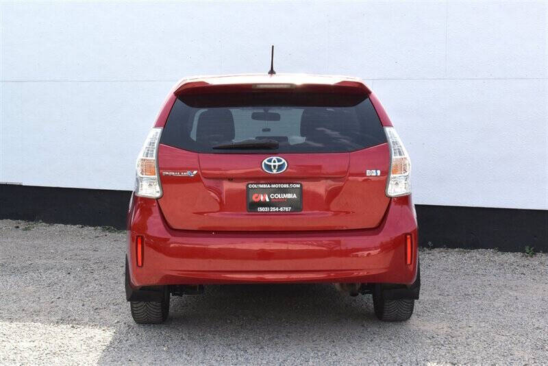 2012 Toyota Prius v Two
