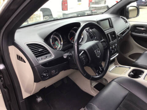 2016 Dodge Grand Caravan SXT Plus