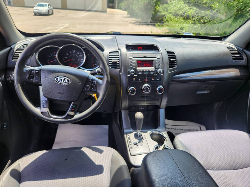 2013 Kia Sorento LX