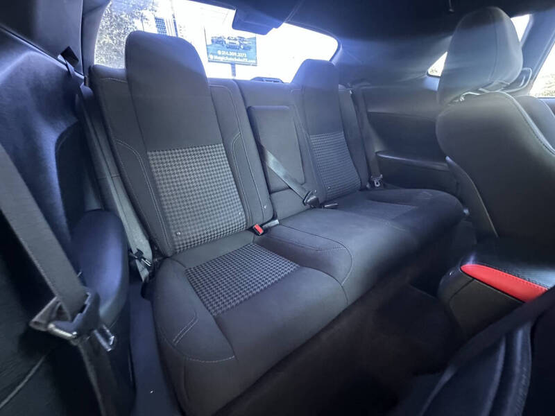 2016 Dodge Challenger SXT