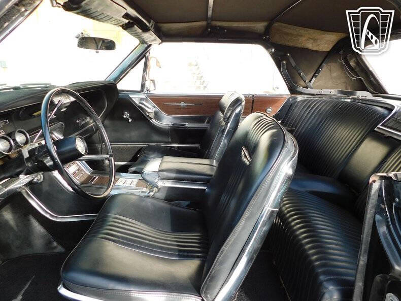 1965 Ford Thunderbird