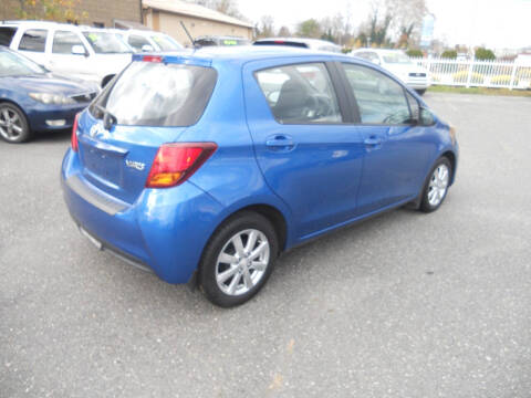 2015 Toyota Yaris 5-Door LE