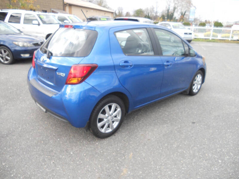 2015 Toyota Yaris 5-Door LE
