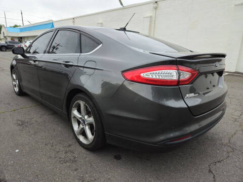 2016 Ford Fusion SE