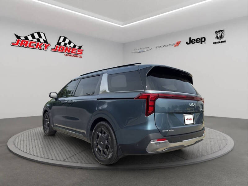 2025 Kia Carnival SX