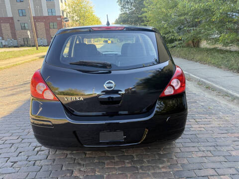 2011 Nissan Versa 1.8 S