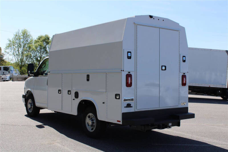 2024 Chevrolet Express 3500
