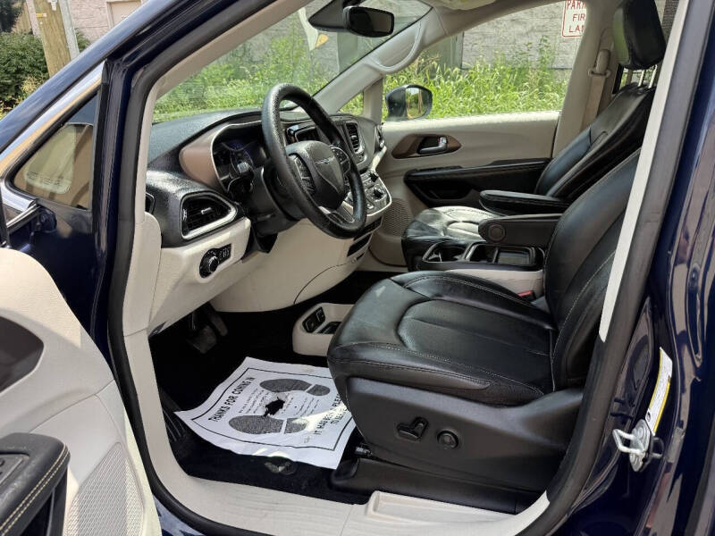 2020 Chrysler Voyager LXi
