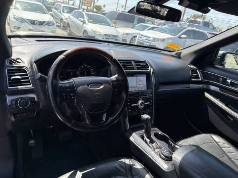 2017 Ford Explorer Platinum