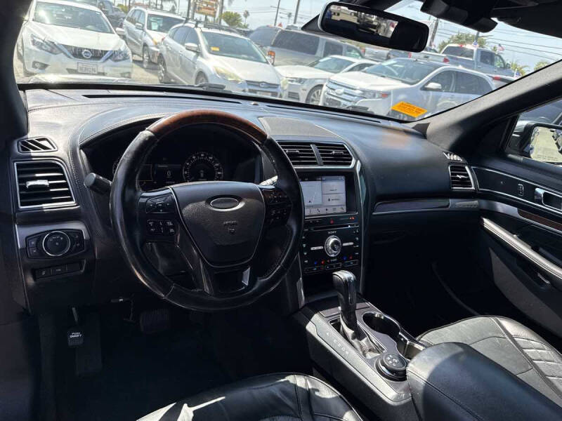 2017 Ford Explorer Platinum