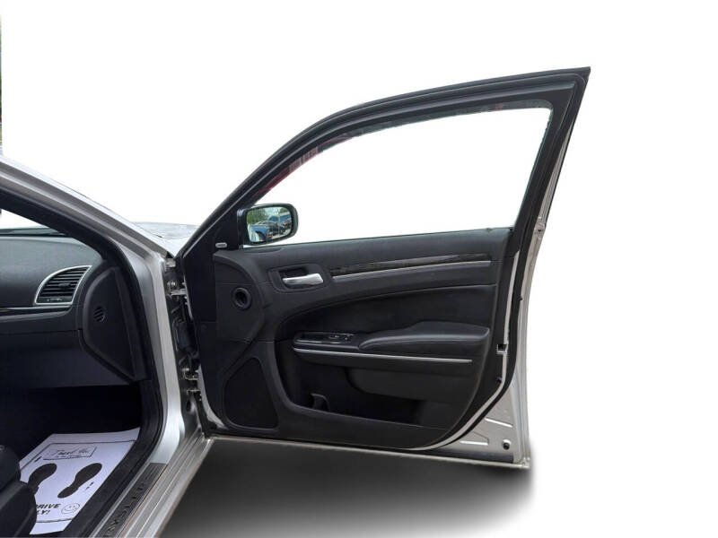 2011 Chrysler 300 Limited