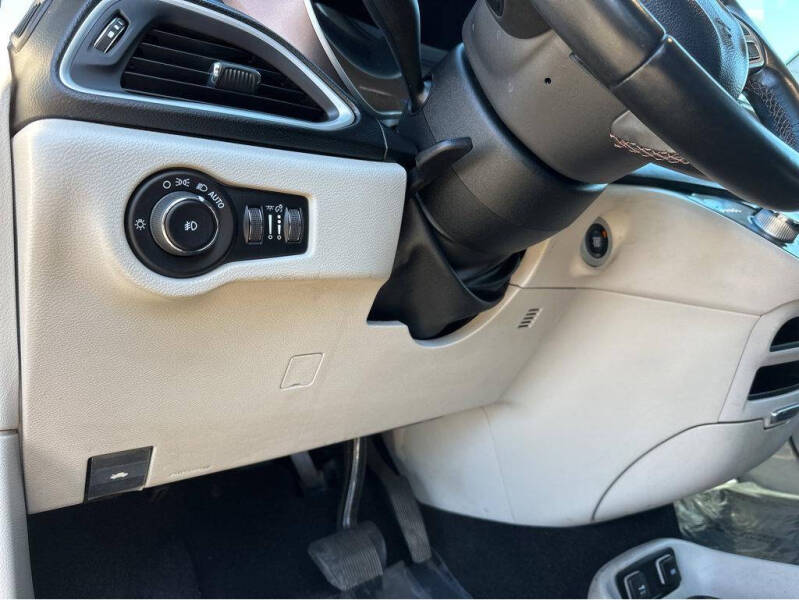 2017 Chrysler Pacifica Touring-L