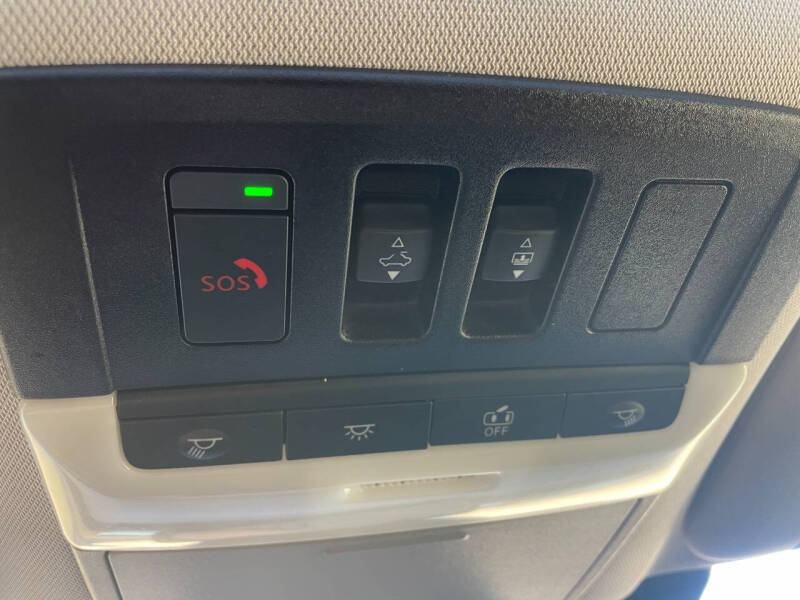 2022 Nissan Pathfinder SL