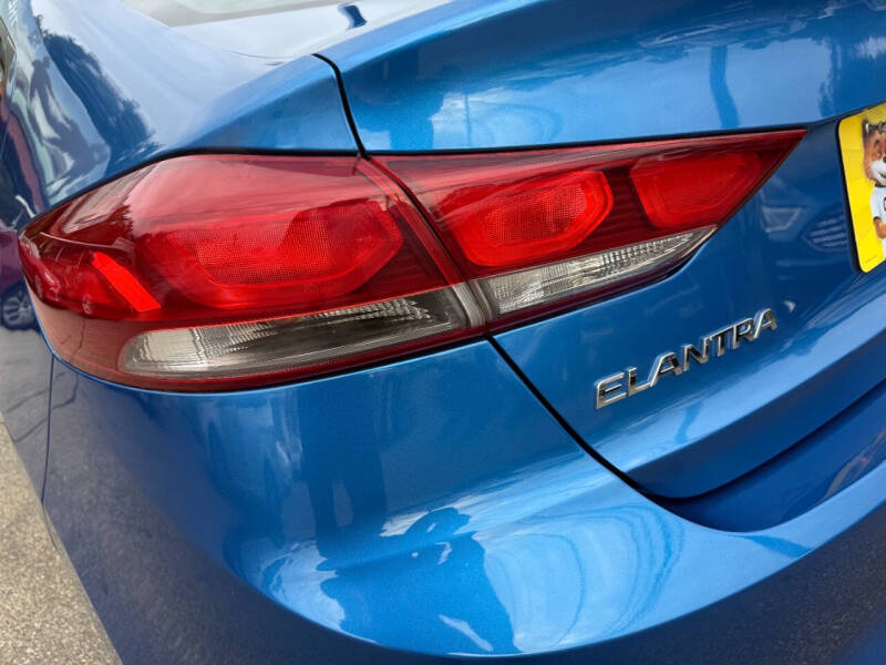 2017 Hyundai Elantra