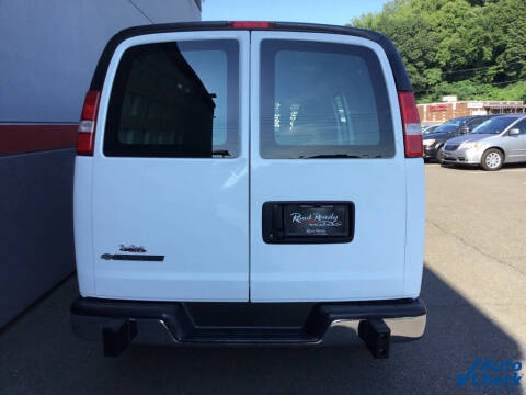 2022 Chevrolet Express 2500