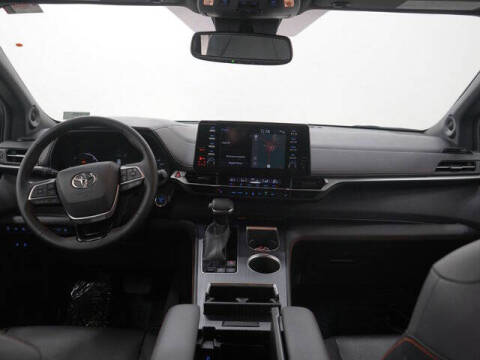 2022 Toyota Sienna XSE 7-Passenger
