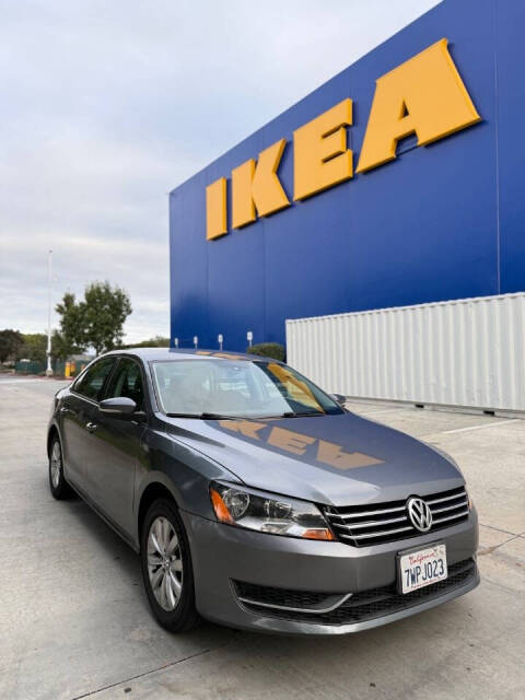 2015 Volkswagen Passat Wolfsburg Edition's photo