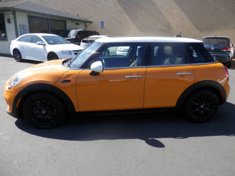2017 MINI Hardtop 4 Door Cooper