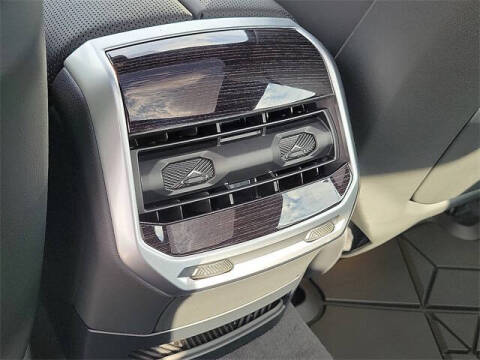 2026 BMW 7 Series 750e xDrive