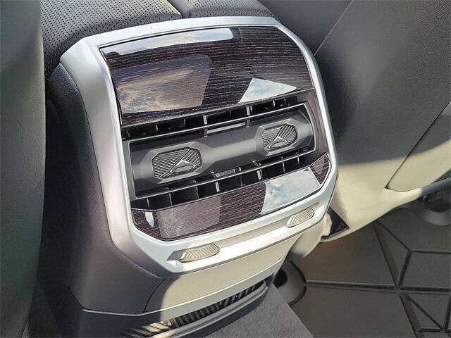 2026 BMW 7 Series 750e xDrive