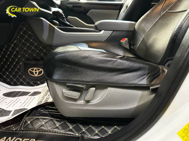 2022 Toyota Highlander Hybrid LE