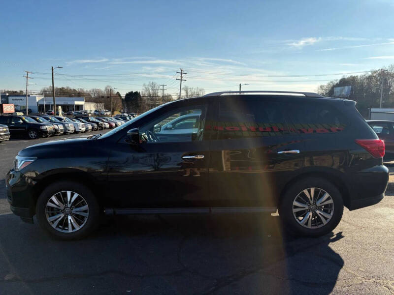 2020 Nissan Pathfinder SL