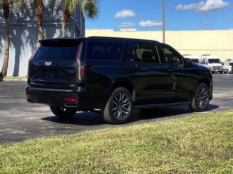 2023 Cadillac Escalade ESV Sport