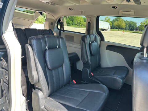 2012 Chrysler Town and Country Touring