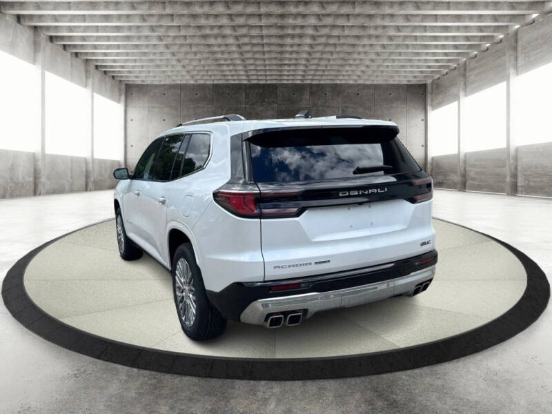 2025 GMC Acadia Denali
