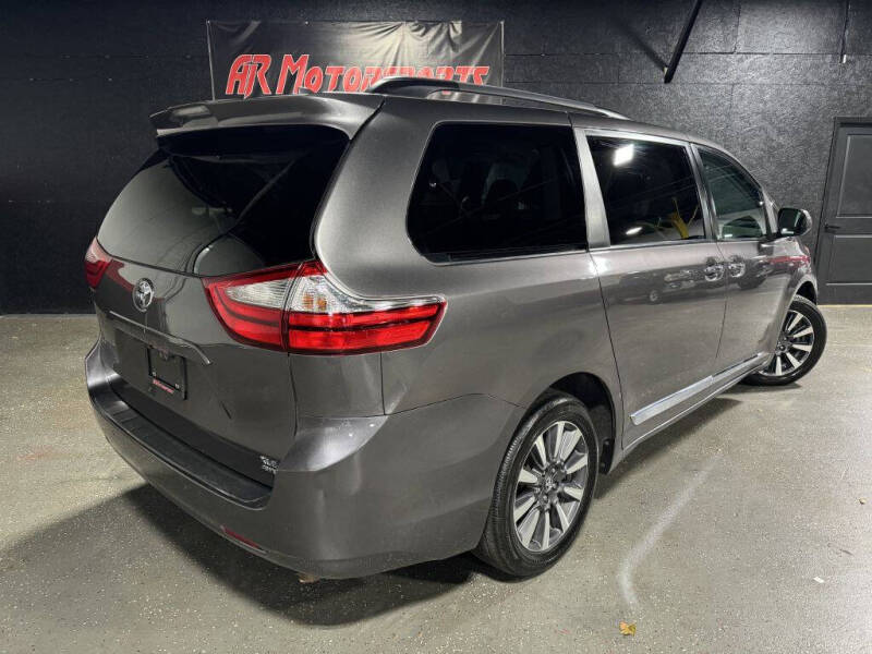 2019 Toyota Sienna