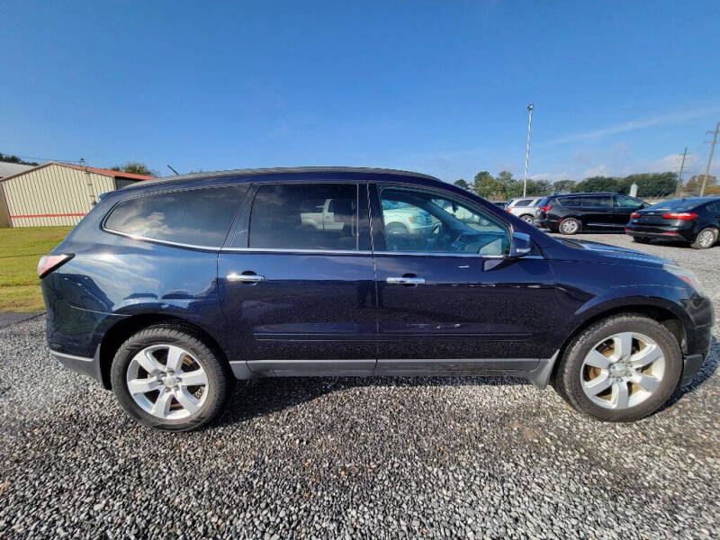 2017 Chevrolet Traverse null photo 4