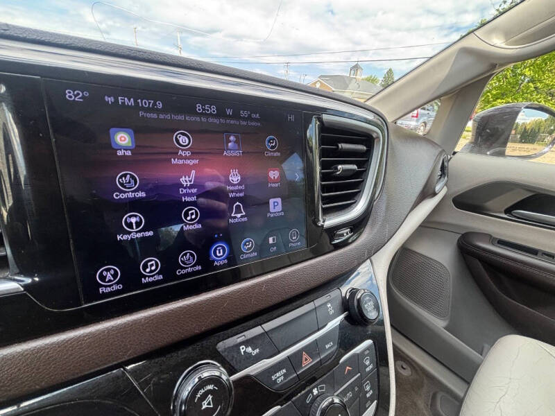 2017 Chrysler Pacifica Touring-L Plus