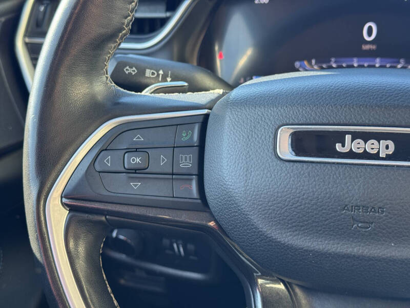 2022 Jeep Grand Cherokee Laredo