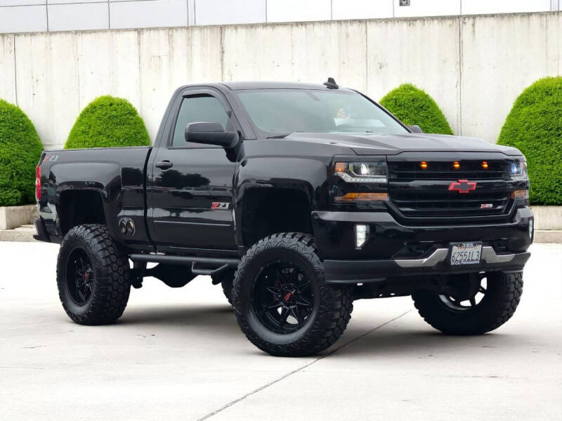 Used 2018 Chevrolet Silverado 1500 LT Z71 with VIN 1GCNKREC6JZ378201 for sale in San Diego, CA
