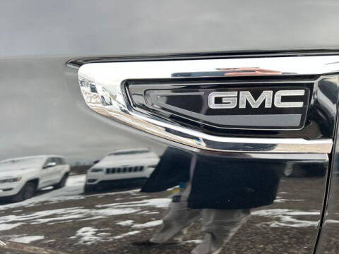 2023 GMC Yukon SLE