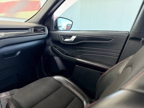 2023 Ford Escape ST-Line Select