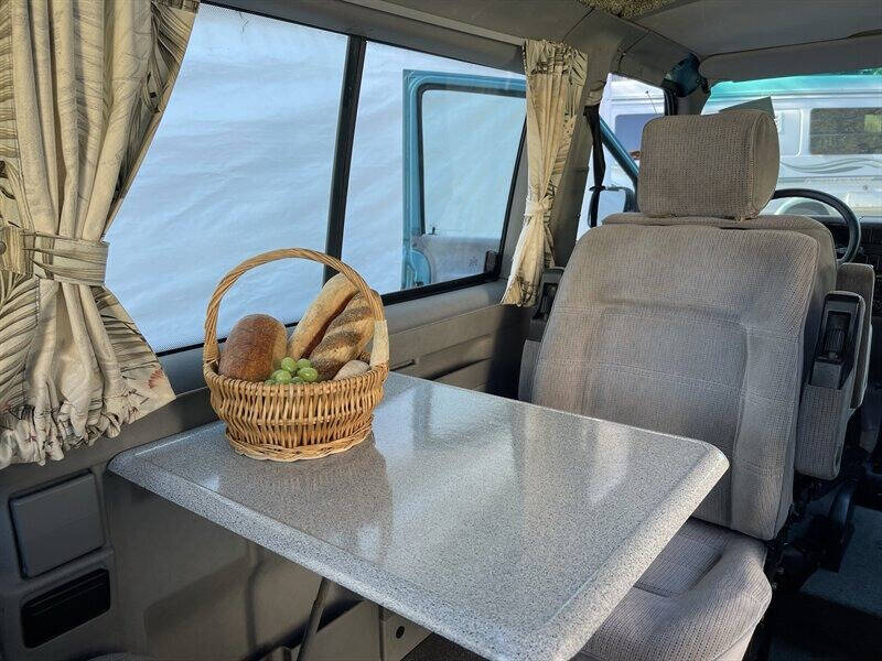 1993 Winnebago Camper