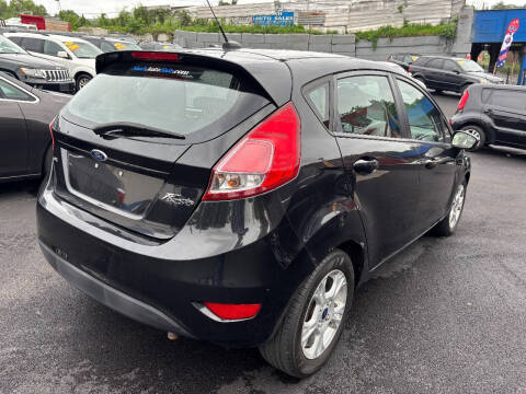 2014 Ford Fiesta SE