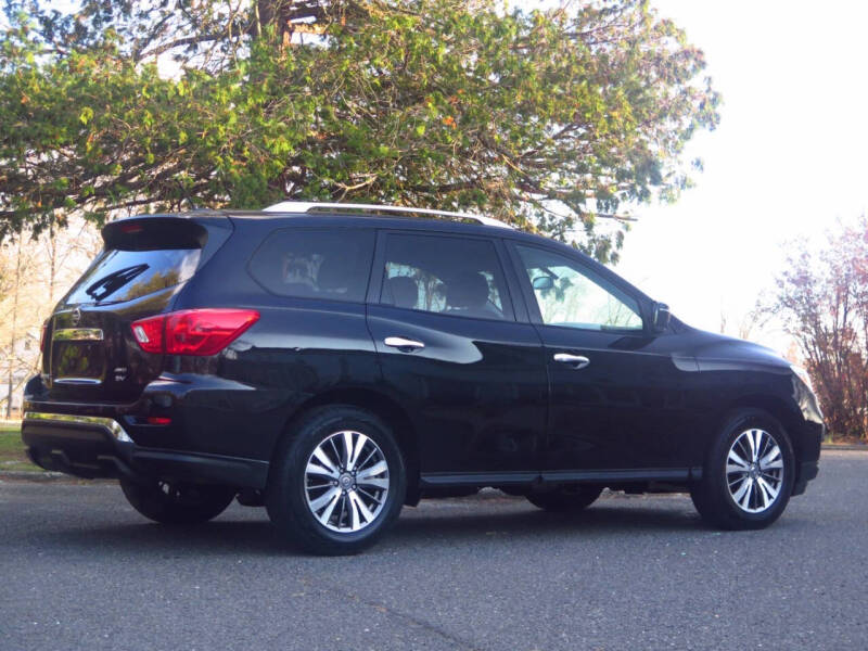 2018 Nissan Pathfinder SV