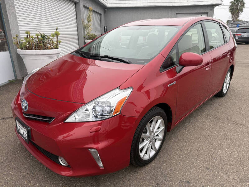 2013 Toyota Prius v Five